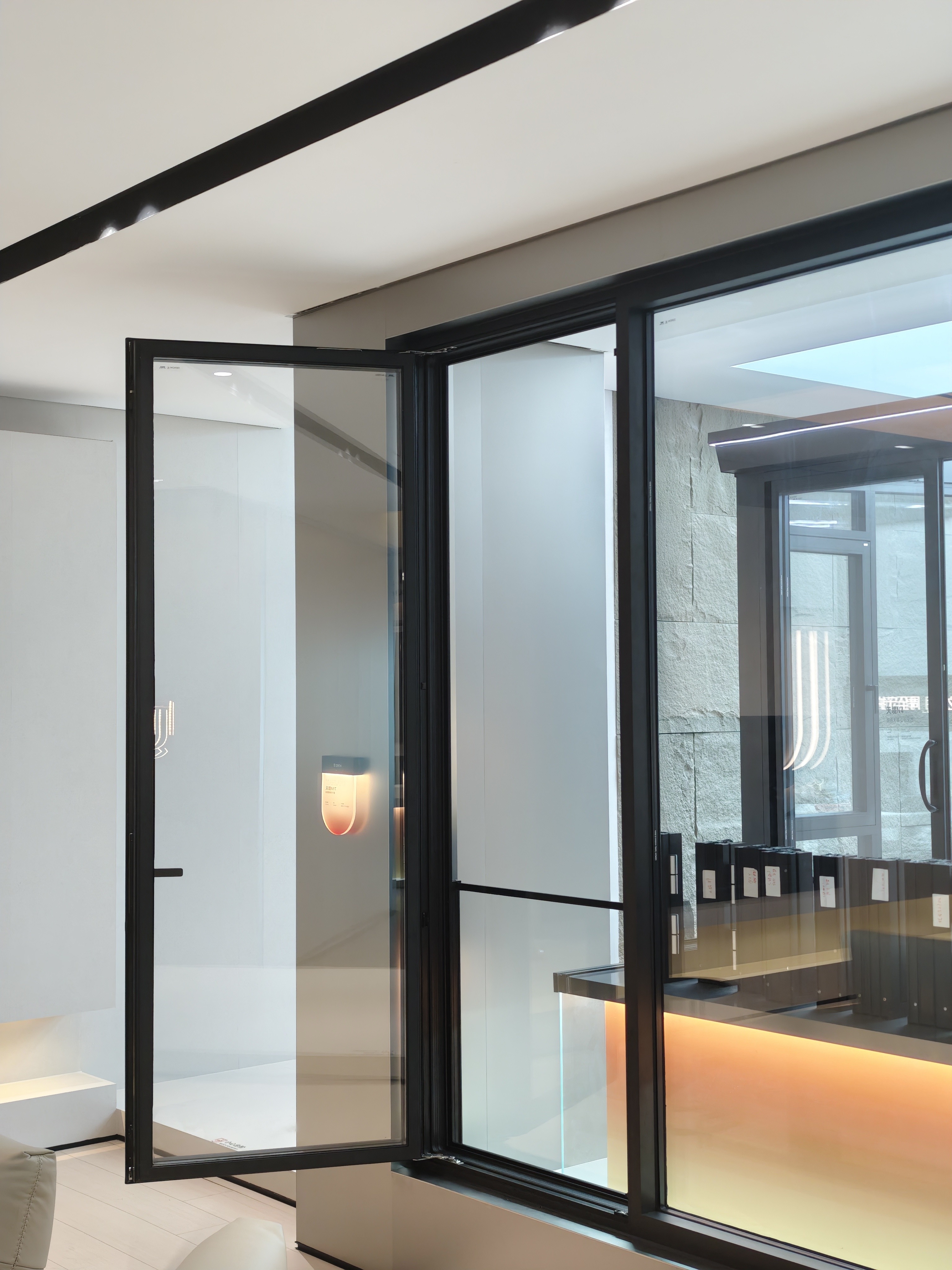 N9 Large Size Tilts & Turn Casement Window