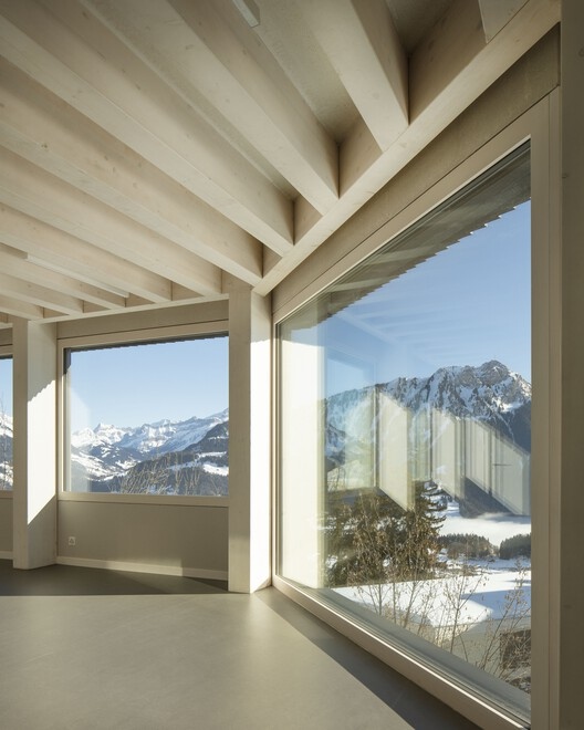 2x3 casement window