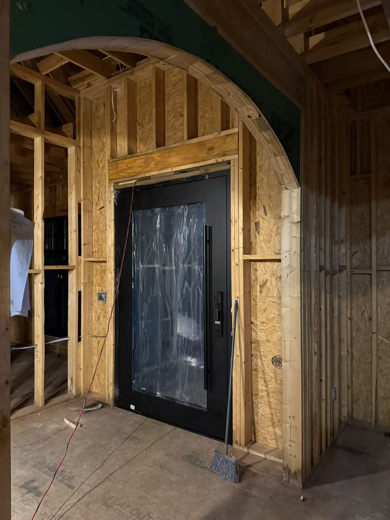 04_entry-door-with-arch-opening.jpg