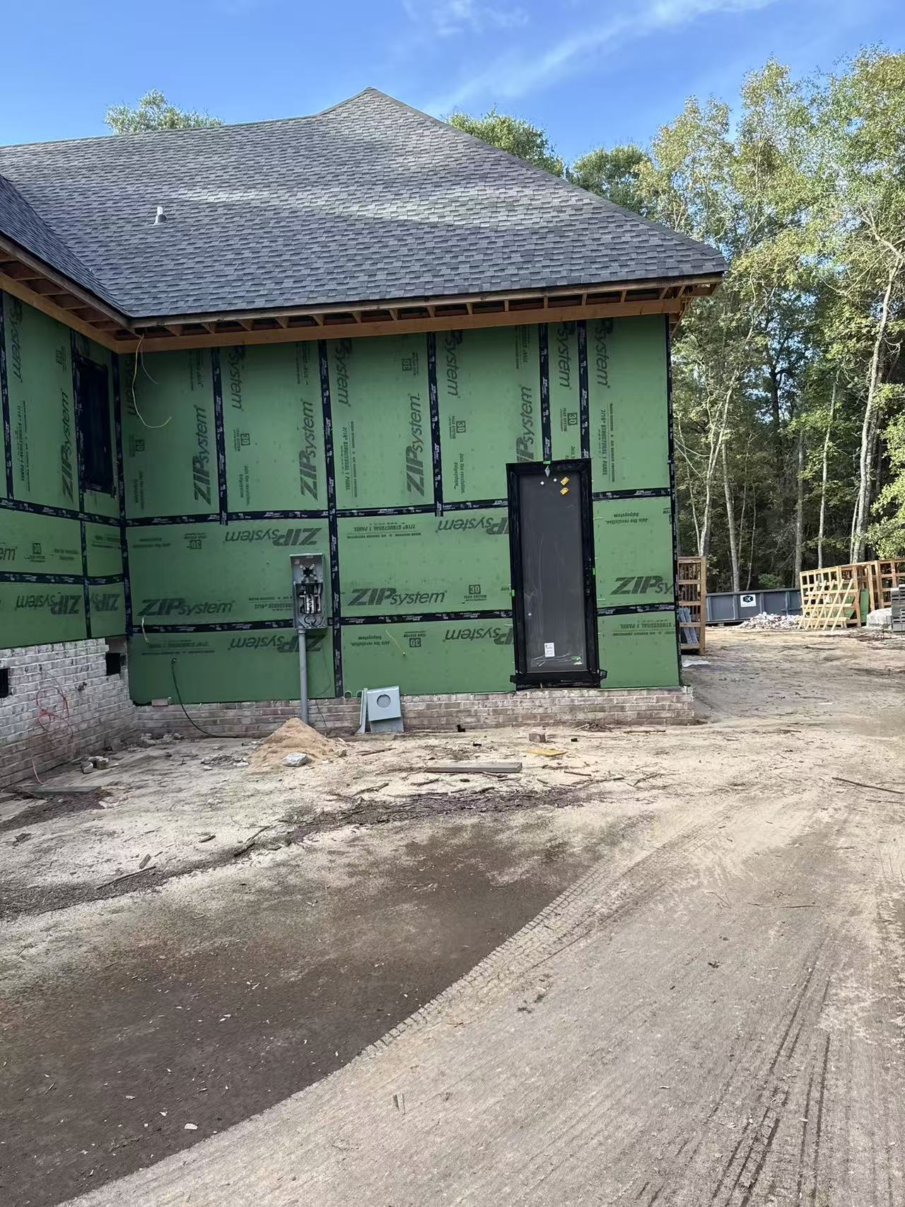 06_exterior-single-window.jpg